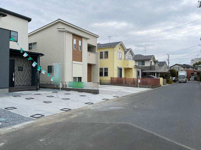 【前面道路含む現地写真】 | 滑川町月の輪第２期　ワイウッドコート　新築戸建　全7棟　5号棟