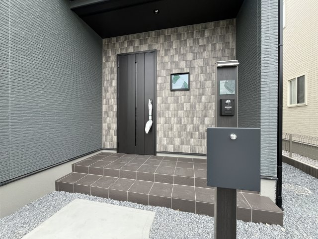 【玄関】 | 滑川町月の輪第２期　ワイウッドコート　新築戸建　全7棟　5号棟