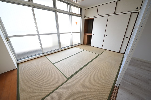 呉日興マンションの和室
