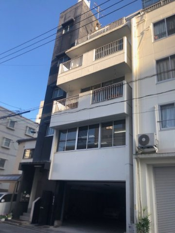 呉日興マンションの外観