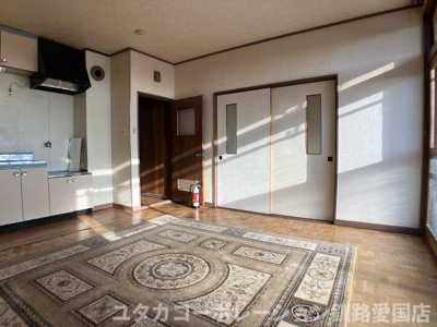 【居間・リビング】 | ◎収益物件◎まりもハイツ | こちらの間取はリビング9.5帖★