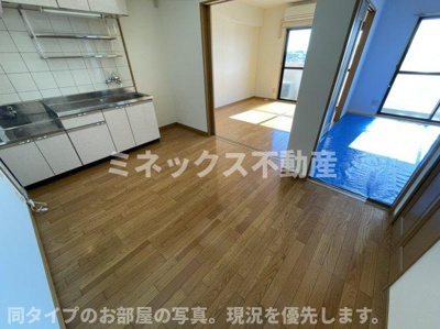 【居間・リビング】 | サングリーン藤沢II | 同タイプのお部屋の写真。現況を優先します。