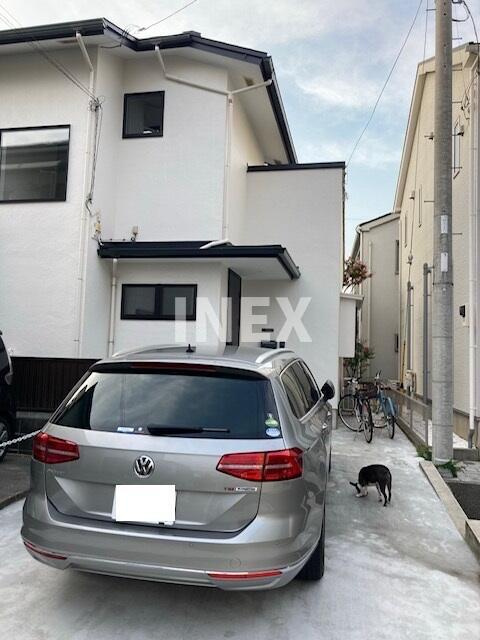 茅ヶ崎市東海岸北３丁目の一戸建ての外観|ゆとりある駐車スペース