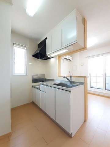 ボア・ソルテ　Ｃのキッチン|コンパクトなキッチンで掃除もラクラク