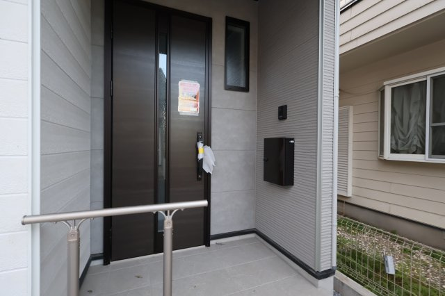 《仲介手数料無料》西区大字内野本郷929-16(全1戸)新築一戸建てリガーレの玄関|撮影日 2025年12月1日 16:00 晴れ