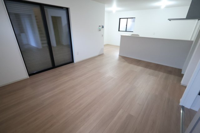 《仲介手数料無料》西区大字内野本郷929-16(全1戸)新築一戸建てリガーレの居間・リビング|撮影日 2025年12月1日 16:00 晴れ