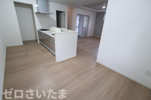 《仲介手数料無料》西区大字内野本郷929-16(全1戸)新築一戸建てリガーレの居間・リビング|撮影日 2025年12月1日 16:00 晴れ