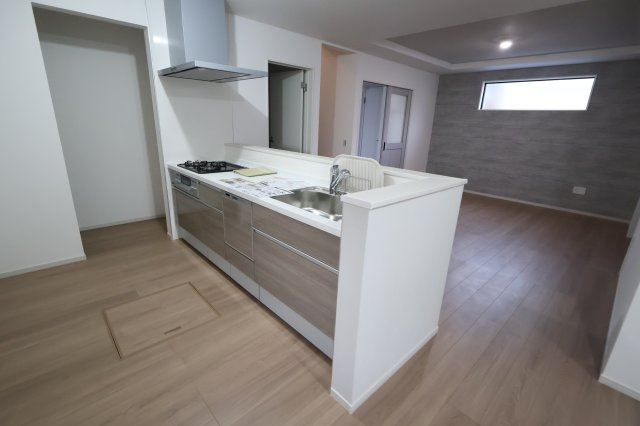 《仲介手数料無料》西区大字内野本郷929-16(全1戸)新築一戸建てリガーレのキッチン|撮影日 2025年12月1日 16:00 晴れ