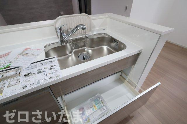 《仲介手数料無料》西区大字内野本郷929-16(全1戸)新築一戸建てリガーレのキッチン|撮影日 2025年12月1日 16:00 晴れ