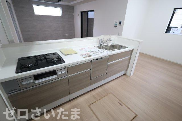 《仲介手数料無料》西区大字内野本郷929-16(全1戸)新築一戸建てリガーレのキッチン|撮影日 2025年12月1日 16:00 晴れ