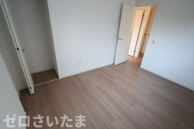 《仲介手数料無料》西区大字内野本郷929-16(全1戸)新築一戸建てリガーレの洋室|撮影日 2025年12月1日 16:00 晴れ