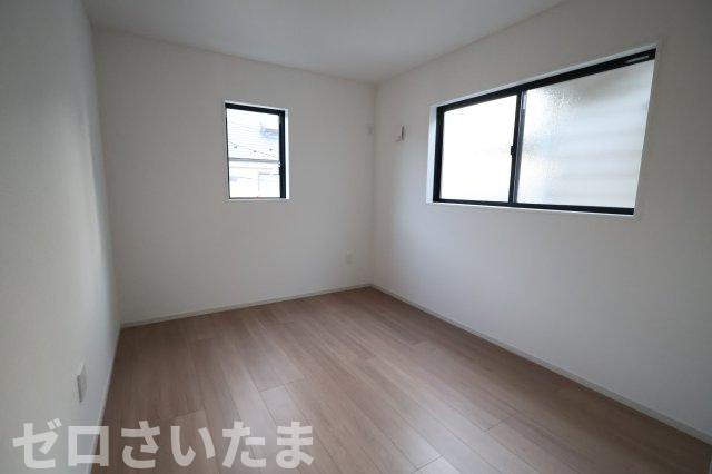 《仲介手数料無料》西区大字内野本郷929-16(全1戸)新築一戸建てリガーレの洋室|撮影日 2025年12月1日 16:00 晴れ