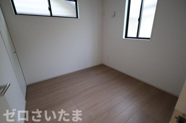 《仲介手数料無料》西区大字内野本郷929-16(全1戸)新築一戸建てリガーレの洋室|撮影日 2025年12月1日 16:00 晴れ