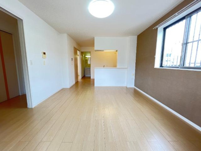 【居間・リビング】 | サウス・ハニー・ビー | LDK