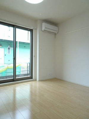 【洋室】 | ラルーチェ・ハルカ