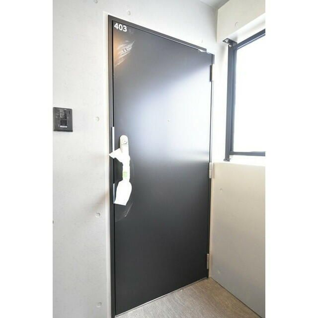 モダンテラス早稲田の玄関