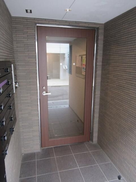 ハーモニーフラッツ神楽坂のエントランス