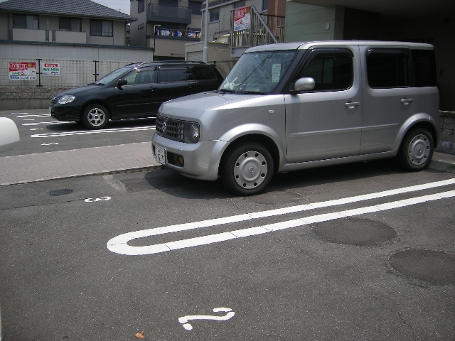 アムールＴＯＲＩＩの駐車場