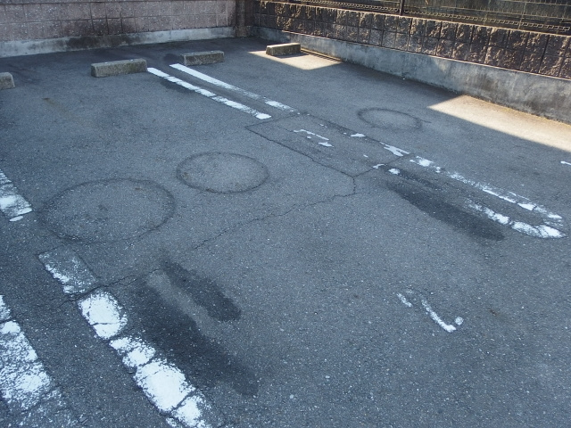 アムールＴＯＲＩＩの駐車場