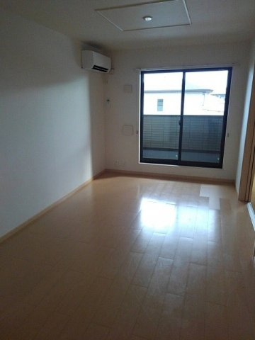 メゾンソレイユの居間・リビング|使いやすいリビングです