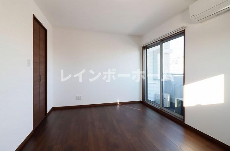 ライフタウン西新井の居間・リビング