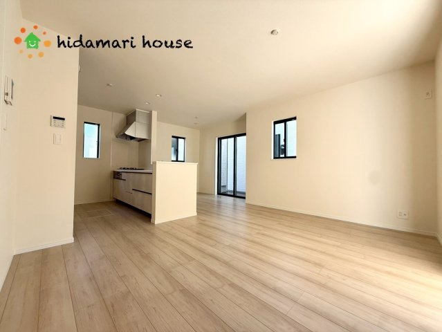 西区指扇235番　新築戸建　ハートフルタウンAの居間・リビング