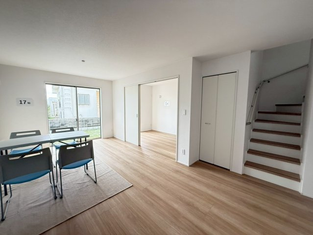 ★★うるま市豊原2期-3号棟（全3棟）の居間・リビング|居間です