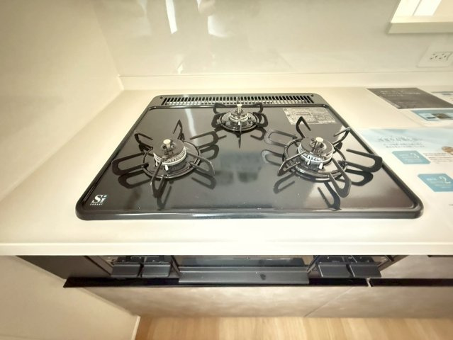 ★★うるま市豊原2期-3号棟（全3棟）のキッチン|コンパクトなキッチンで掃除もラクラク