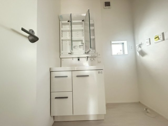 ★★うるま市豊原2期-3号棟（全3棟）の独立洗面台|独立洗面台です