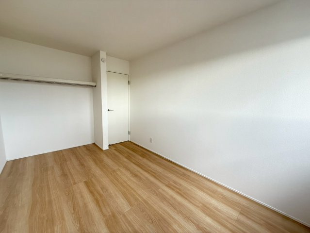 ★★うるま市豊原2期-3号棟（全3棟）の洋室|スタンダードな洋室です