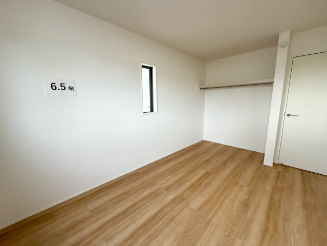 ★★うるま市豊原2期-3号棟（全3棟）の洋室|ゆったりした洋室です