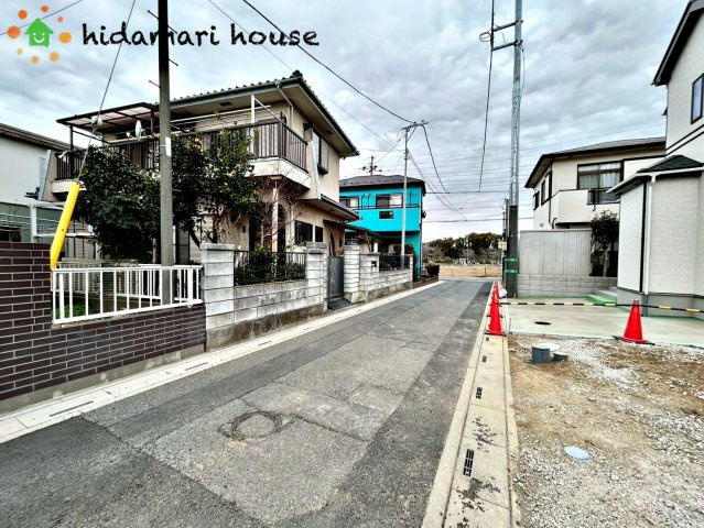 西区指扇235番　新築戸建　ハートフルタウンBの前面道路含む現地写真