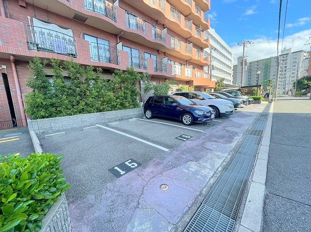 タイガーマンションの駐車場