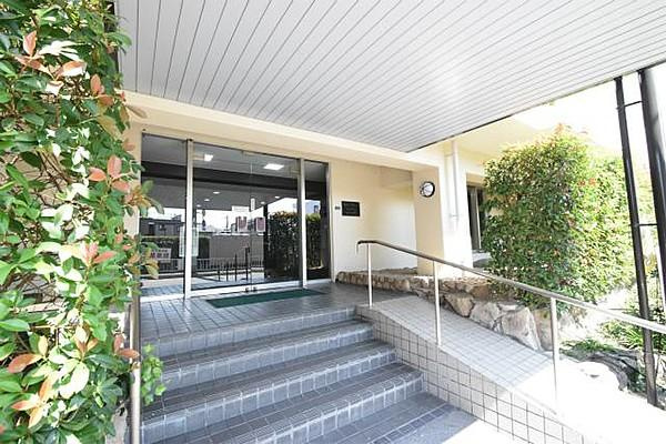 シーアイマンション豊中上野のエントランス