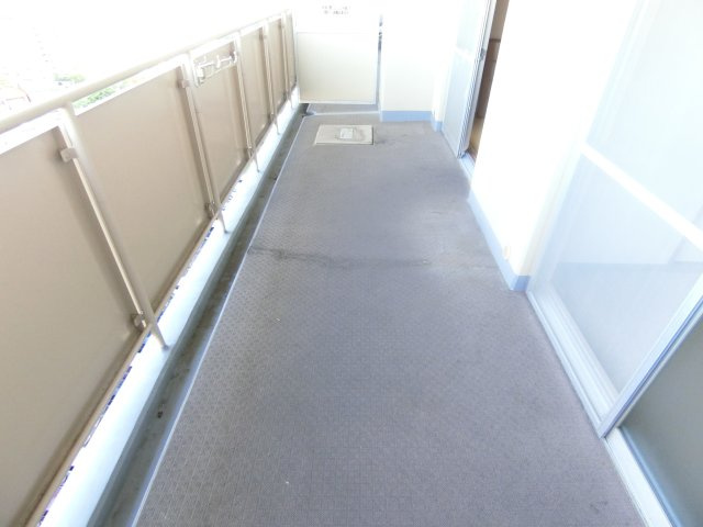 メゾンドールウイングヒルズのバルコニー