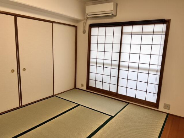 メゾンドールウイングヒルズの和室