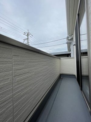 【バルコニー】 | 守山６丁目　分譲2区画1号地 | 朝の澄んだ空気や、夕方に吹く清々しい風を感じられるバルコニー。