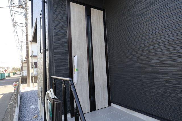 《仲介手数料無料》見沼区大字南中丸783-2(全1戸)新築一戸建てグラファーレの玄関