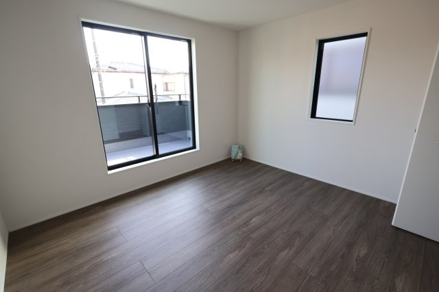 《仲介手数料無料》見沼区大字南中丸783-2(全1戸)新築一戸建てグラファーレの洋室