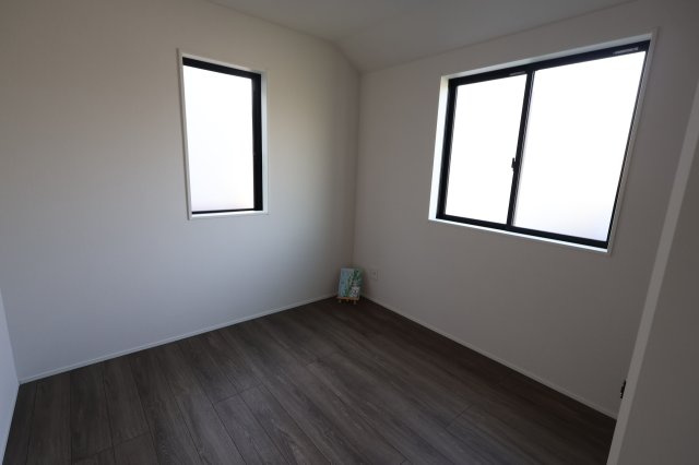 《仲介手数料無料》見沼区大字南中丸783-2(全1戸)新築一戸建てグラファーレの洋室