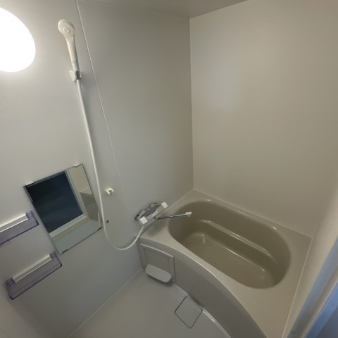 ジーメゾン北越谷ウエストの浴室