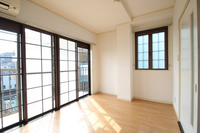 【居間・リビング】 | キャッスルハイツ