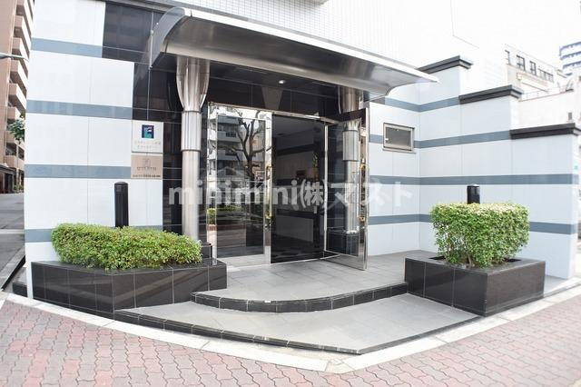 エステムコート難波ミューステージのエントランス