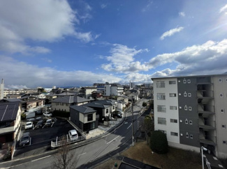 【展望】 | 膳所ハイツ２号棟 | 青い空が広がる開放的なバルコニー。