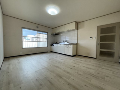 【居間・リビング】 | 膳所ハイツ２号棟 | 家族との時間、自分の時間共に大切にできる空間がここにあります。