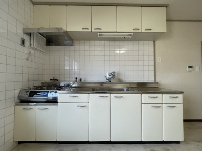 【キッチン】 | 膳所ハイツ２号棟 | 収納も豊富で、綺麗な空間を保てますね！