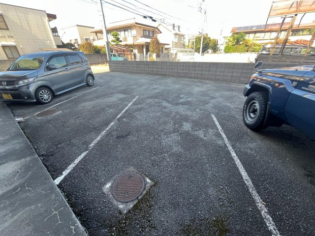 フジビルの駐車場