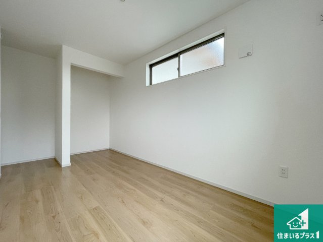 枚方市南船橋　第1期　新築一戸建ての洋室|シンプルな洋室は、自分好みのインテリアが楽しめます♪ご家族とインテリアや家具を選びに行くのは新築購入時の醍醐味の一つです。ぜひお楽しみください♪