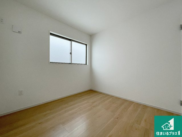 枚方市南船橋　第1期　新築一戸建ての洋室|シンプルな洋室は、自分好みのインテリアが楽しめます♪ご家族とインテリアや家具を選びに行くのは新築購入時の醍醐味の一つです。ぜひお楽しみください♪