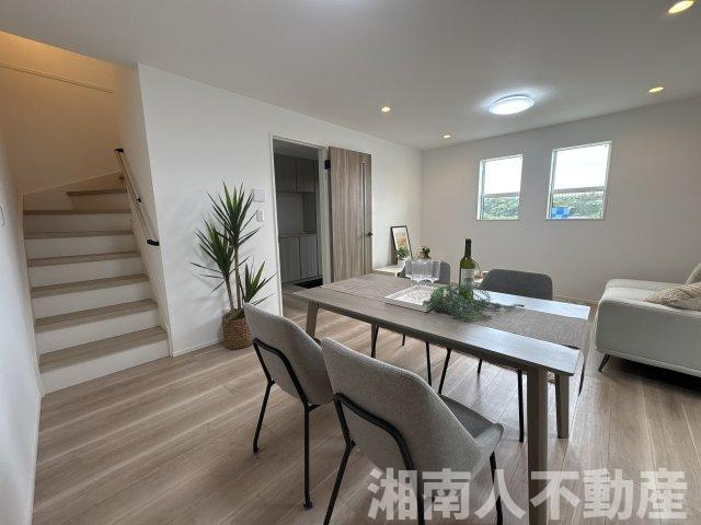 茅ヶ崎市中島　新築戸建の居間・リビング|ゆったりとしたリビングです